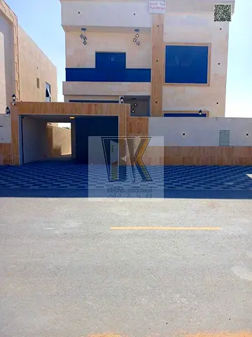 🏡✨ فرصة مميزة للبيع – فيلا فاخرة على شارع الحليو الرئيسي، عجمان ✨🏡 🔥 للبيع فيلا حديثة بتصميم عصري وتشطيبات راقية، تقع مباشرة على شارع الحليو الرئيس