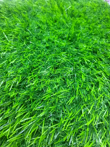 Artificial grass turf - realistic green (used)