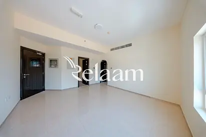 Commercial Hub | Prime Location | Move-in Ready