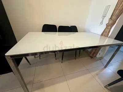 Good quality table from IKEA for sale ✨
Minimal design, sturdy and perfect for any space 🤍