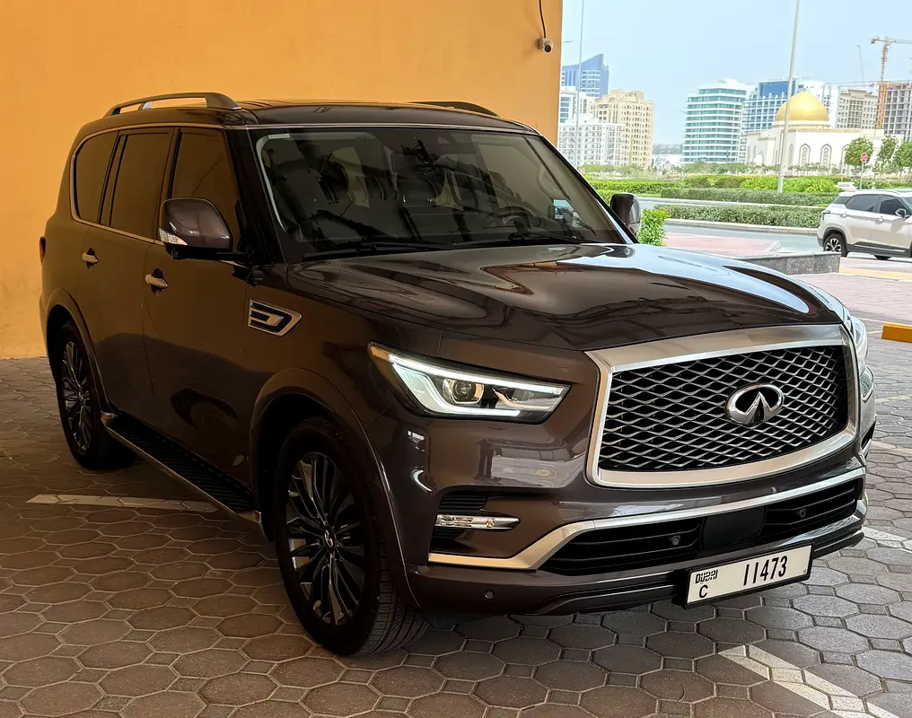 Infiniti QX80 2022 — photo 1 of 20