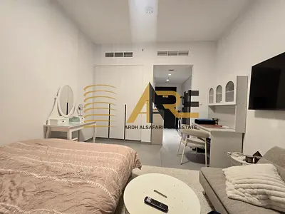 Luxurious furnished apartment with cheap rent.