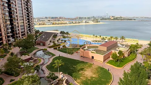 شقة من 3 غرف نوم | إطلالات على المارينا والشاطئ | شرفة