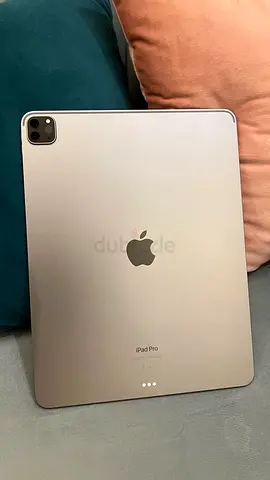 Im selling my Apple iPad Pro (Silver) - good condition