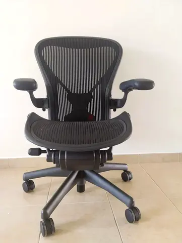 Herman Miller Best Chair Aeron Classic Chair fully loaded