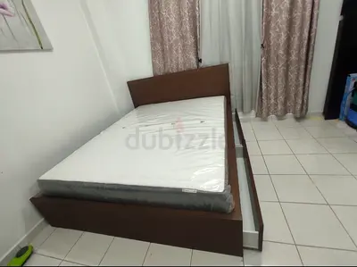 IKEA malam king‑size bed (180 × 200 cm) with 2 storage drawers underneath and an IKEA mattress ✨