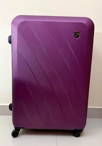 Heys Astro / Lightweight Pro series 70cm Suitcase (Purple) – Excellent Condition