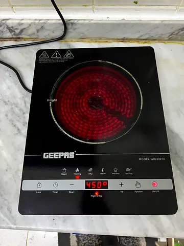 Geepas single electric ceramic hot plate - working condition