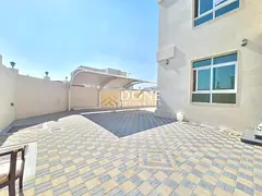 Huge size ! Corner villa with majlis / 4 bedrooms / 5 washrooms /