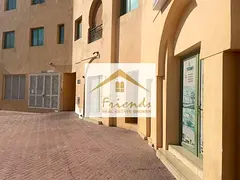 Street-Facing Shop | Morocco Cluster | Road View