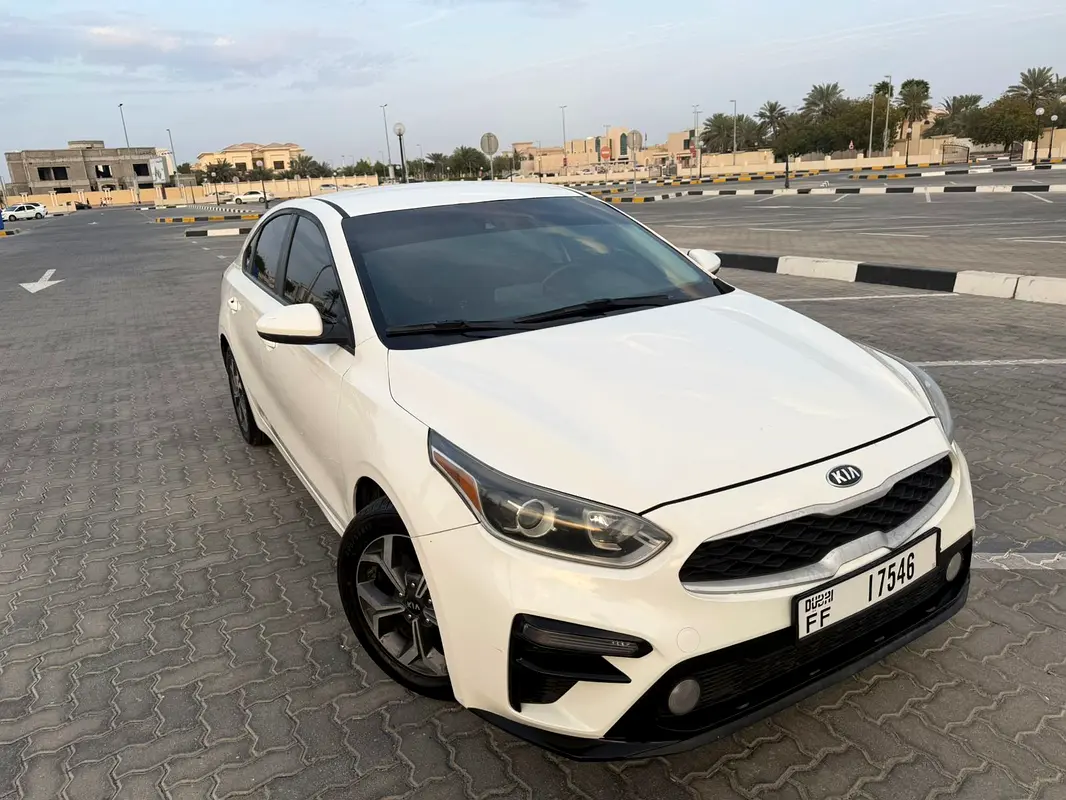 Kia Forte 2019 — photo 1 of 10