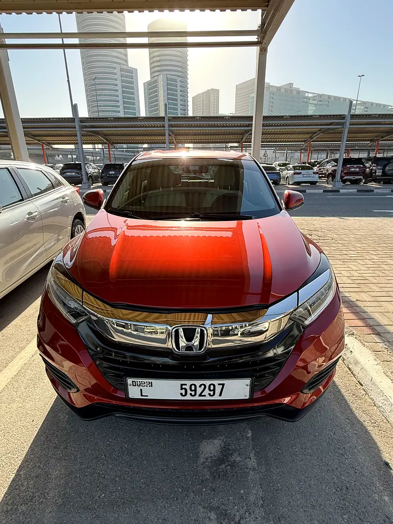 Honda HR-V 2021 — photo 1 of 8