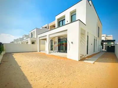 Single Row | Rooftop Terrace | Prime Location
