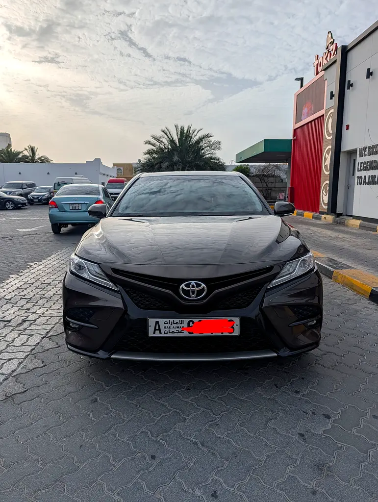 Toyota Camry 2020 — photo 1 of 14