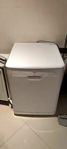 Freestanding white dishwasher — fully working