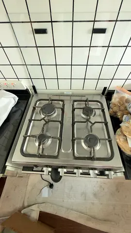 Built-in 4-Burner Stainless Steel Gas Cooktop - Working Hover brand