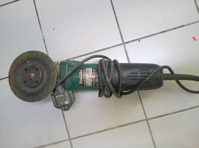 Makita 4-inch Angle Grinder - Used, Working