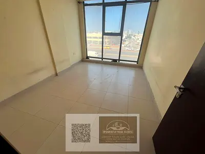 35,000 درهم سنويًا – شقة غرفتين وصالة للإيجار على الطريق الرئيسي في المويهات 2