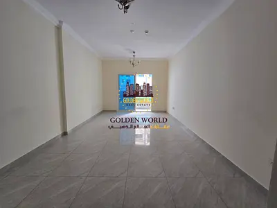 شقة 3 غرف وصالة في المجاز 2 مع بلكونة، غرفة ماستر، 3 حمامات، غرفة غسيل/ستور، تكييف موفر، باركينغ متاح بسعر 57,000 درهم