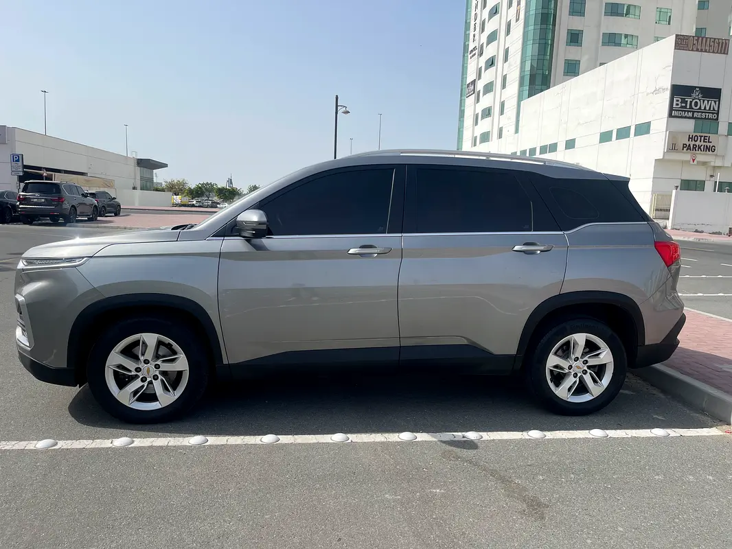 Chevrolet Captiva 2021 — photo 1 of 9