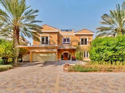 5 BR| Upgraded B2| XL Plot in Centro | Pool