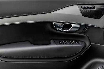 2023 Volvo XC90 — фото 14
