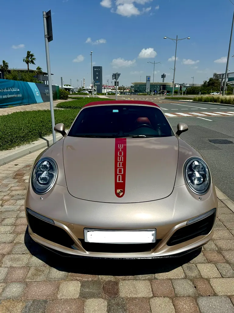 Porsche 911 2018 — photo 1 of 8