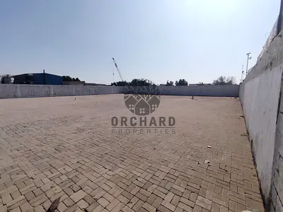 20000 قدم مربع/أرضيات مع إنترلوك/طاقة 35 كيلو واط/مكتب/مطبخ/حمام/إيجار 260,000 درهم إماراتي/واجهة على الطريق/ساحة جديدة تمامًا