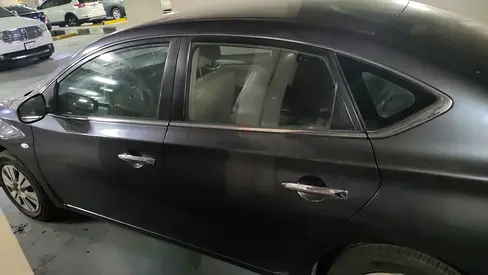 Lady driven accident free Nissan sentra 2014