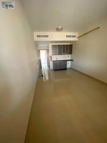 استوديو للإيجار السنوي في المويهات 3، مطبخ وحمام، قريب من مدرسة الشويفات وأكاديمية عجمان، موقع مميز، إيجار 24 ألف