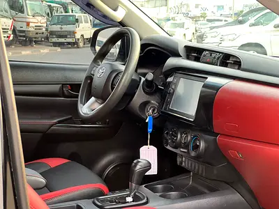 2021 Toyota HILUX photo 14