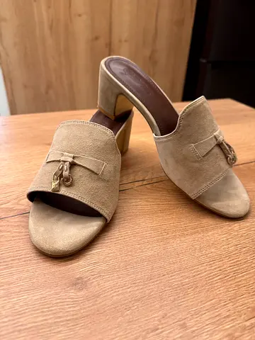 Loropiana sandals