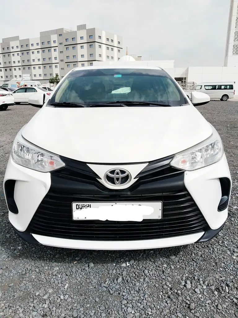 Toyota Yaris 2021 — photo 1 of 19