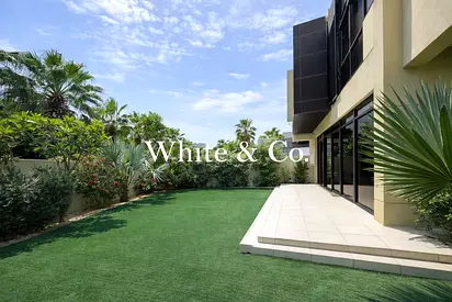 THLA | Corner | Unfurnished On Move In