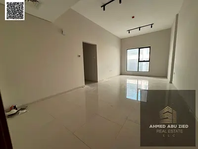 اشيك وافخم تتكون من غرفتين نوم _صالة واسعة جدا _مطبخ مجهز _2 حمام _صيانة كاملة علي المالك طول فترة الايجار _قريب من موقع الخدمات و المواصلات _السعر