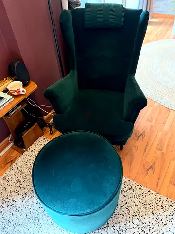 Elegant Green Armchair with Ottoman