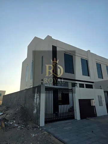 بسعر لقطة | تملك فيلا 4 غرف | تملك حر للعرب | موقع مميز جدا