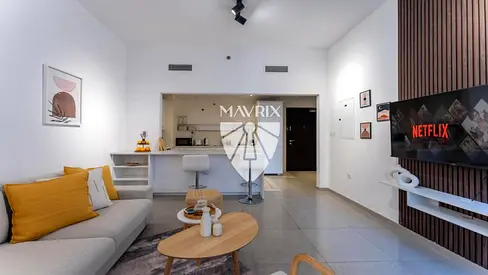 Upgraded | Fully Furnished | Seaside Living