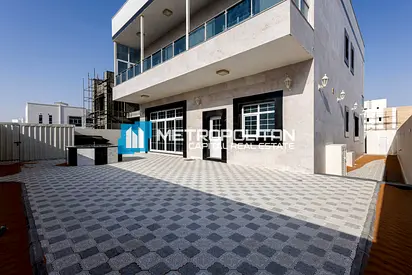 Ready 5BR+Maids|With Elevator|Upgraded|Huge Land