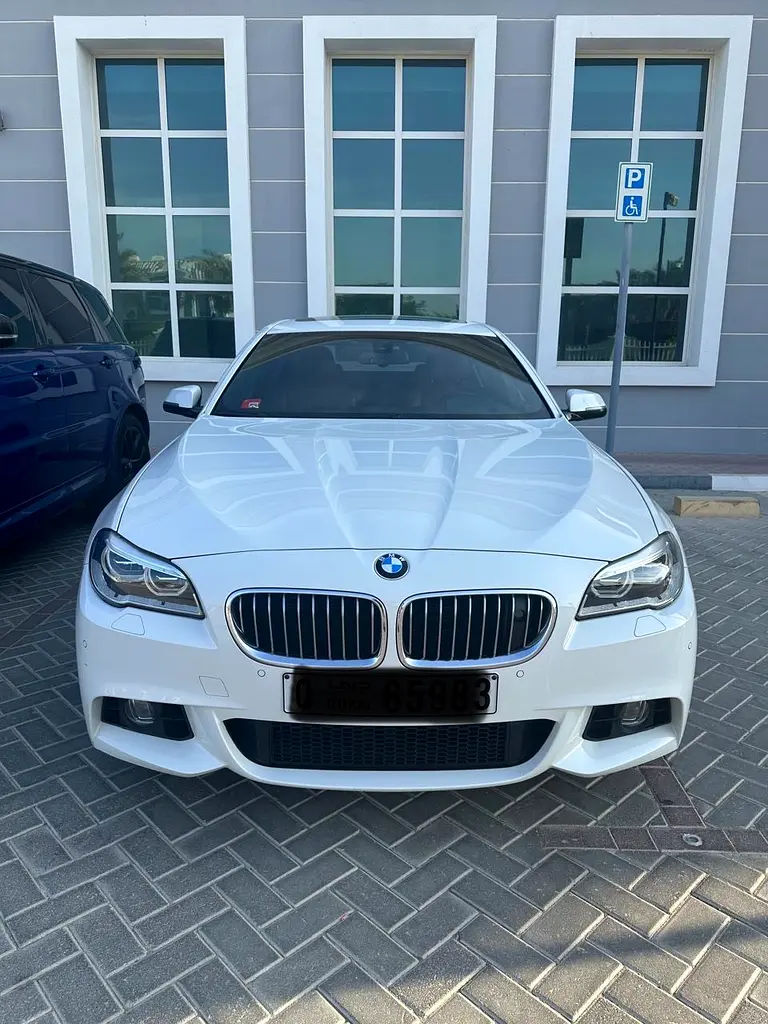 BMW 5-Series 2015 — photo 1 of 12