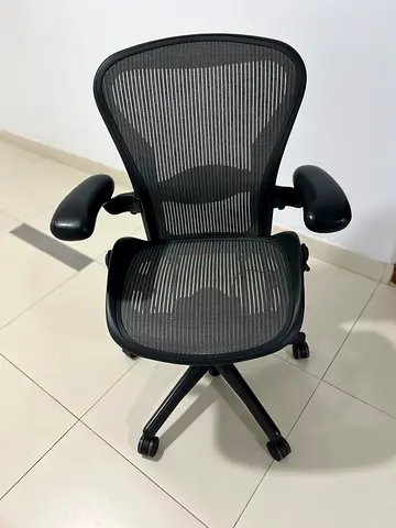 Aeron chair bay Herman miller