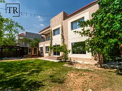 Community View | Single Row | Middle | Huge Layout