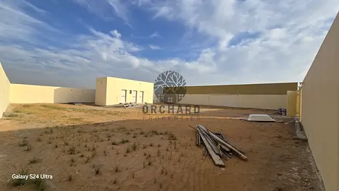 Brand new wonderful/ 10000 sqft with 25 killowat open yard