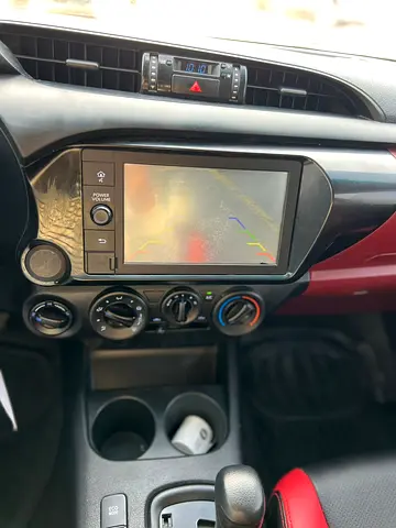2021 Toyota HILUX photo 18