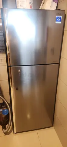 Refrigerator 3yrs old but great condition - AED 300
