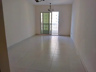 شقة غرفتين وصالة مع بلكون وجيم ومسبح وباركن وتكيف مجاني