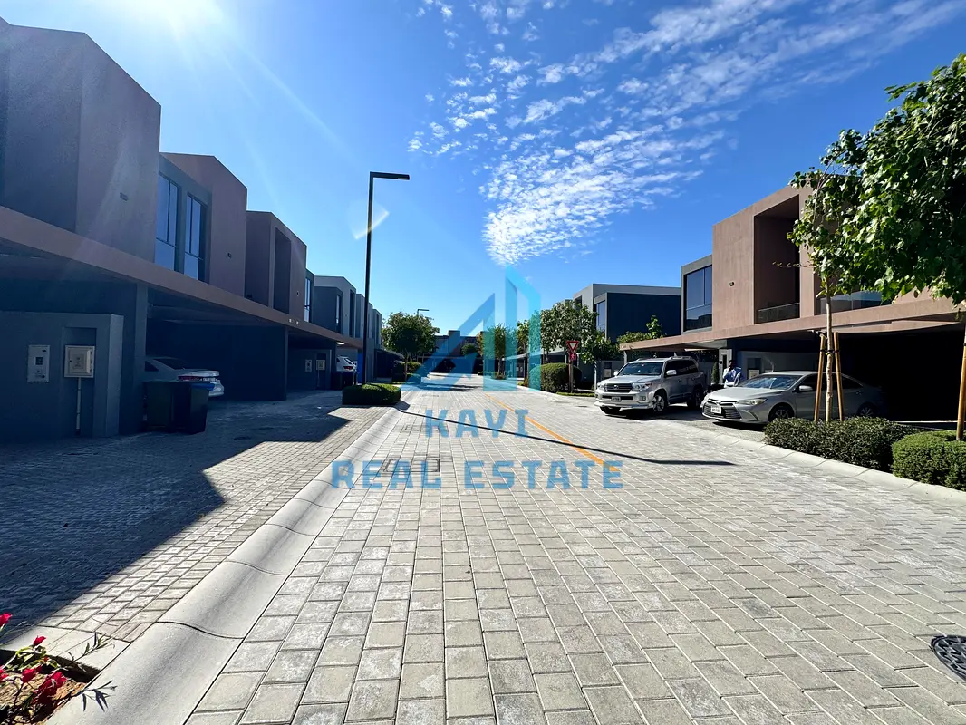 فاخرة 2BHK | العلامة التجارية الجديدة | المجتمع الأخضر | قيمة عظيمة | مسار الشارقة
