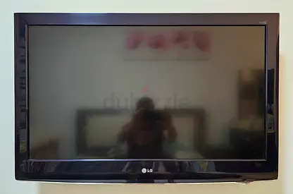 LG 37 TV – Excellent Condition