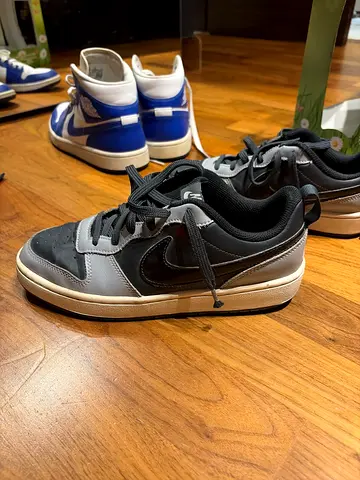 Nike Court Borough Low 2