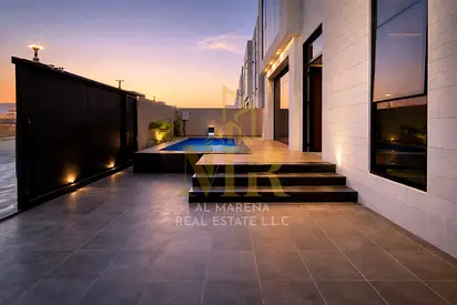 فرصة سكنية واستثمارية | تملك فيلا فاخرة بالحليو 2 عجمان| 4 غرف نوم بمسبح | بسعر تنافسي شامل التسجيل